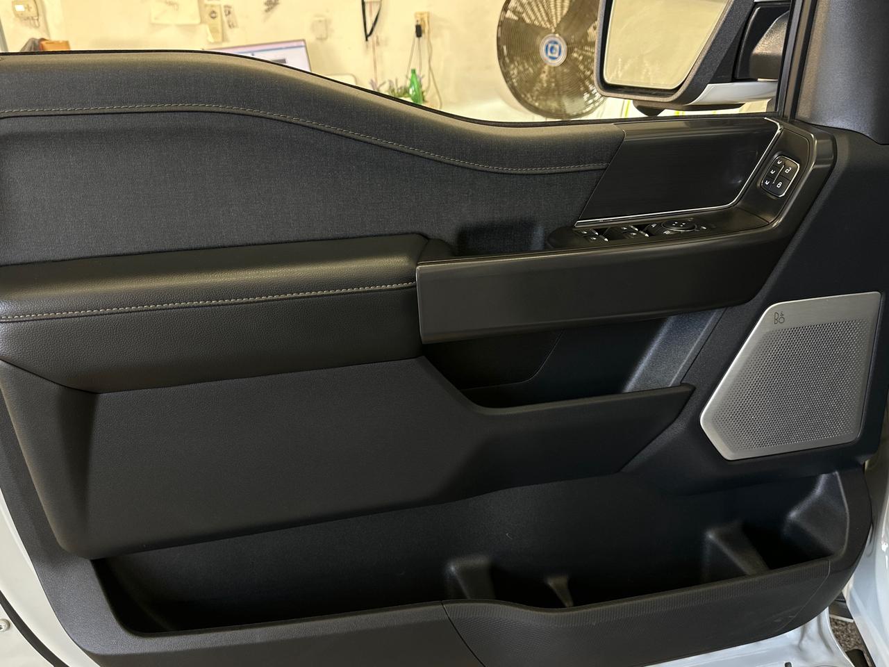 2024 Ford F-150 Lariat LARIAT/HYBRID/LEATHER/PANOROOF/NAVI/OFF 1 OWNER FORD LEASE! Photo