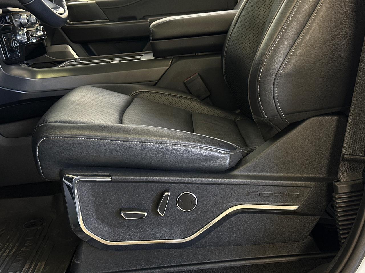 2024 Ford F-150 Lariat LARIAT/HYBRID/LEATHER/PANOROOF/NAVI/OFF 1 OWNER FORD LEASE! Photo