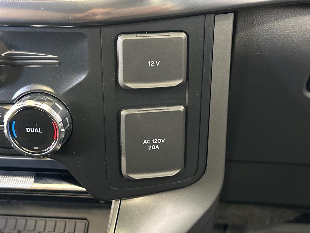 2024 Ford F-150 Lariat LARIAT/HYBRID/LEATHER/PANOROOF/NAVI/OFF 1 OWNER FORD LEASE! Photo