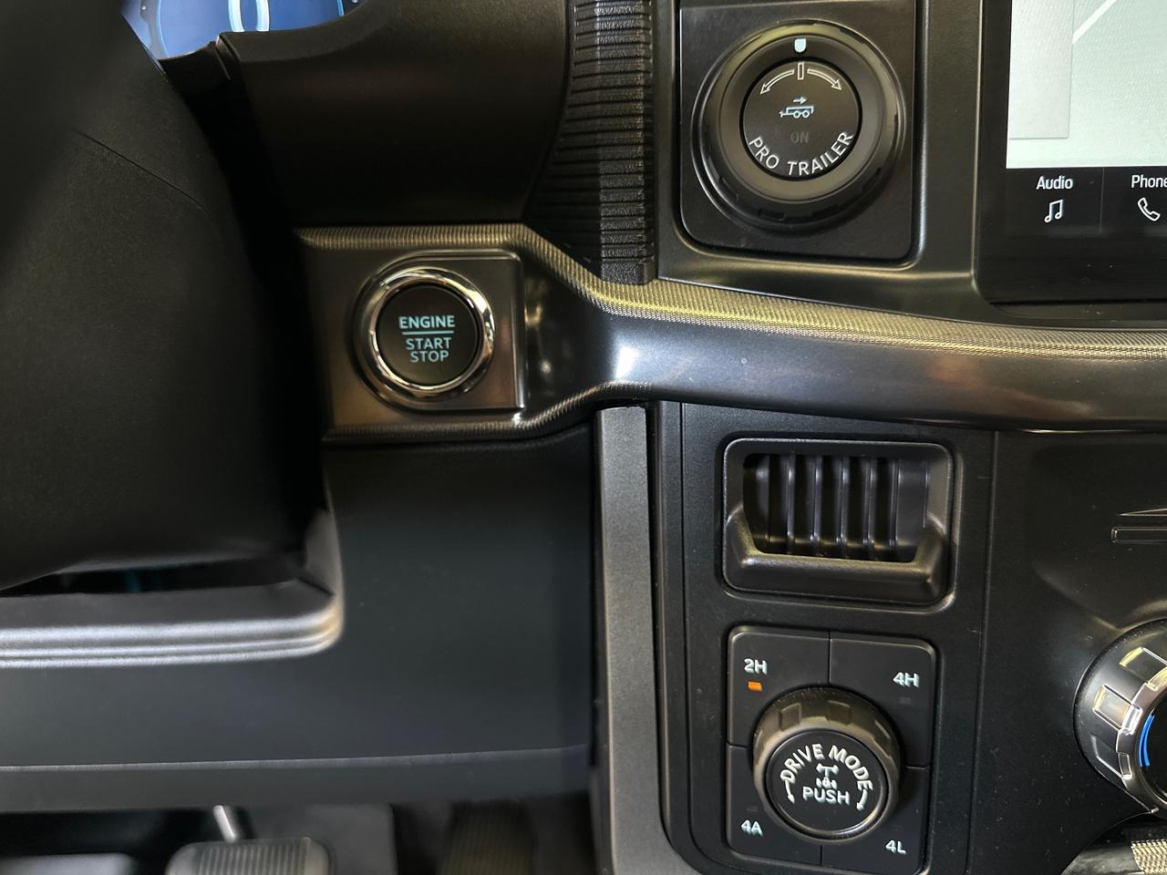 2024 Ford F-150 Lariat LARIAT/HYBRID/LEATHER/PANOROOF/NAVI/OFF 1 OWNER FORD LEASE! Photo