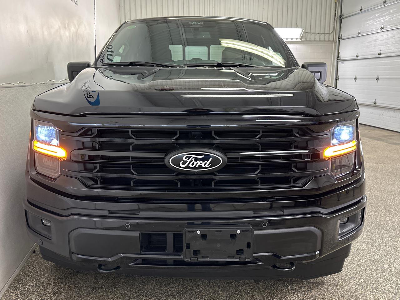 2024 Ford F-150 XLT/HYBRID/PWR BUCKETS/NAVI/21KM/OFF 1 OWNER FORD LEASE! Photo5
