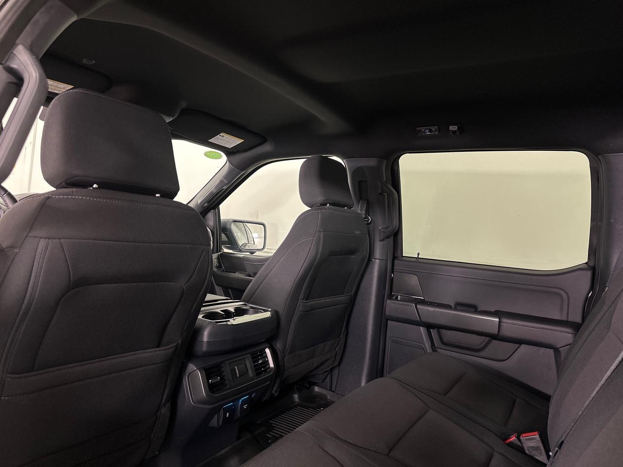 2024 Ford F-150 XLT/HYBRID/PWR BUCKETS/NAVI/21KM/OFF 1 OWNER FORD LEASE! Photo
