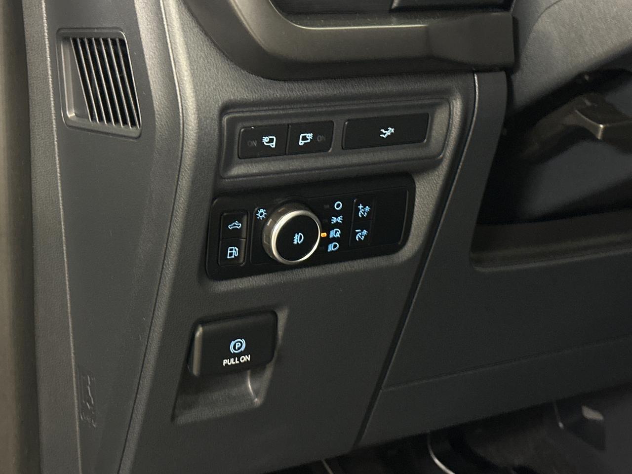 2024 Ford F-150 XLT/HYBRID/PWR BUCKETS/NAVI/21KM/OFF 1 OWNER FORD LEASE! Photo