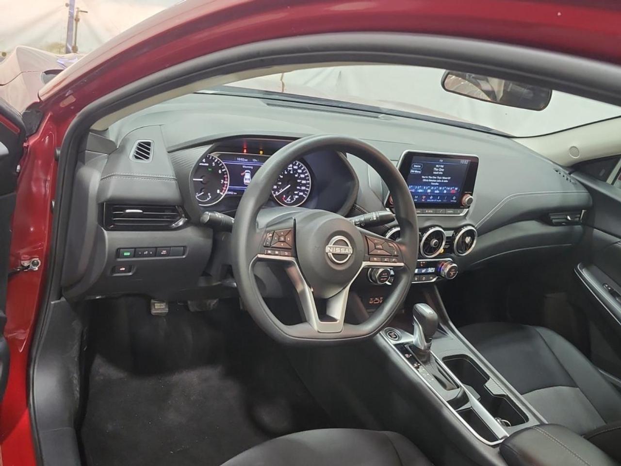 2024 Nissan Sentra SV/AUTO/SUNROOF/26KM/OFF NISSAN LEASE! Photo1