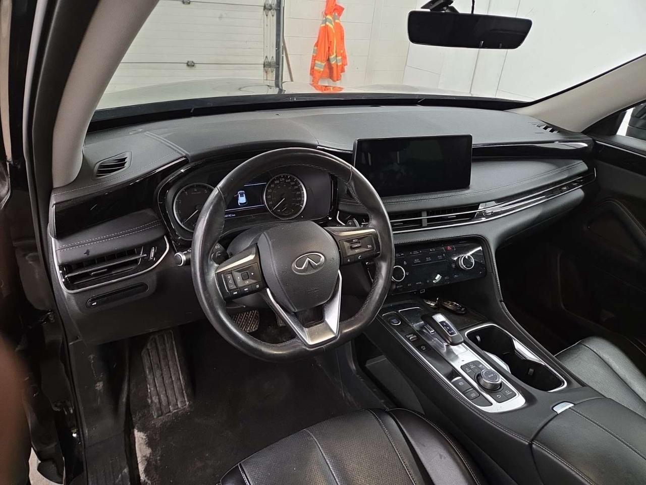 2024 Infiniti QX60 Pure AWD/7 PASS/LEATHER/PANOROOF/OFF INFINITI LEASE! Photo1