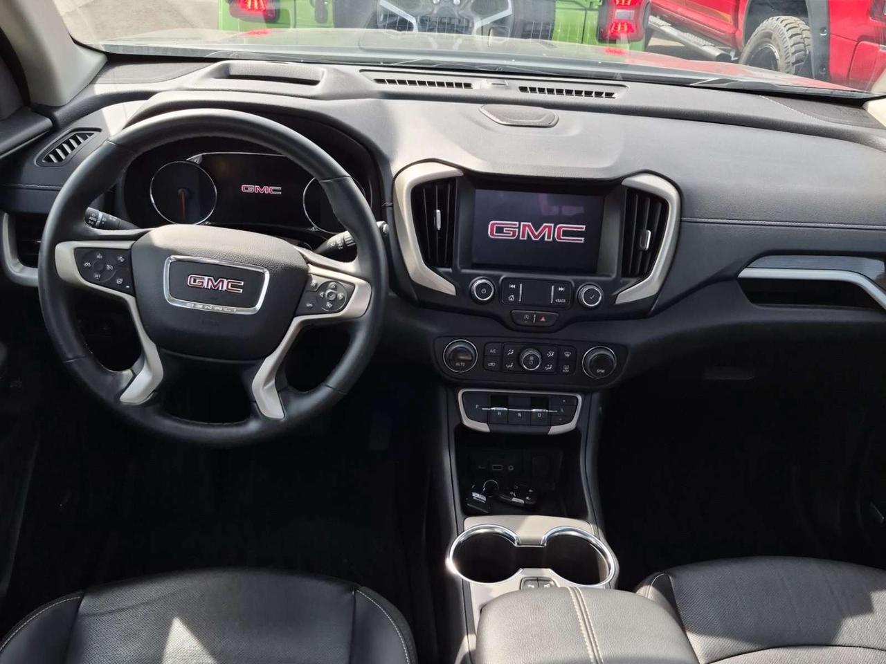 2024 GMC Terrain Denali DENALI/AWD/PANOROOF/LEATHER/NAV/OFF 1 OWNER LEASE! Photo