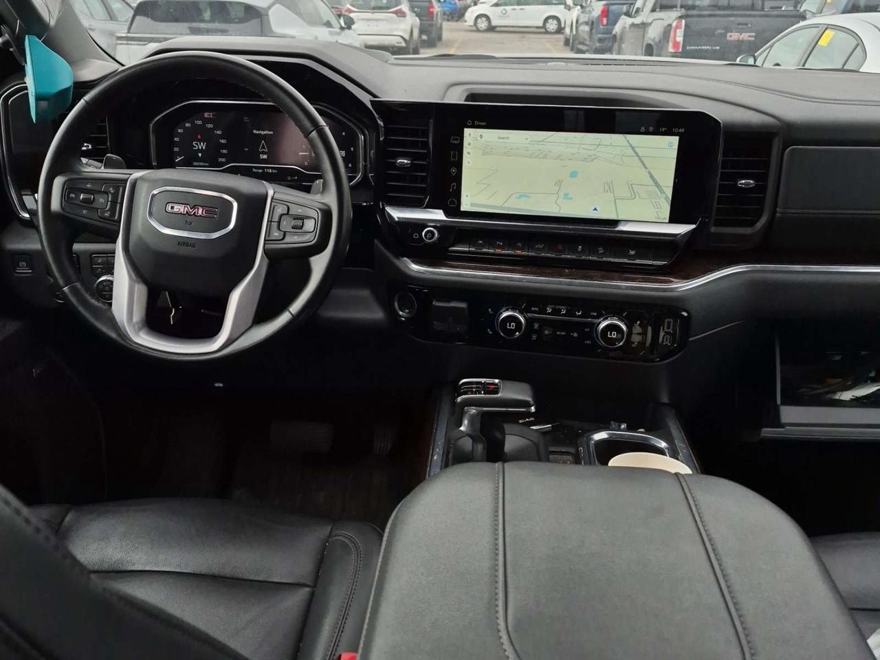 2024 GMC Sierra 1500 Elevation ELEVATION/5.3L/LEATHER/ROOF/WIDESCREEN/TECH/MULTI! Photo5