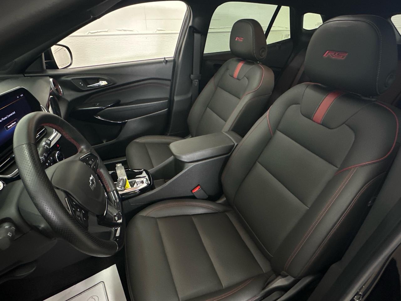 2025 Chevrolet Trax 2RS/LEATHER/SUNROOF/10400KM/OFF GMAC LEASE! Photo
