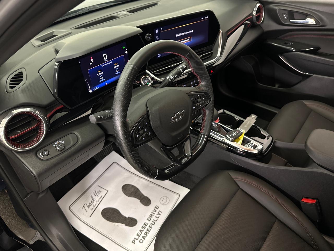 2025 Chevrolet Trax 2RS/LEATHER/SUNROOF/10400KM/OFF GMAC LEASE! Photo