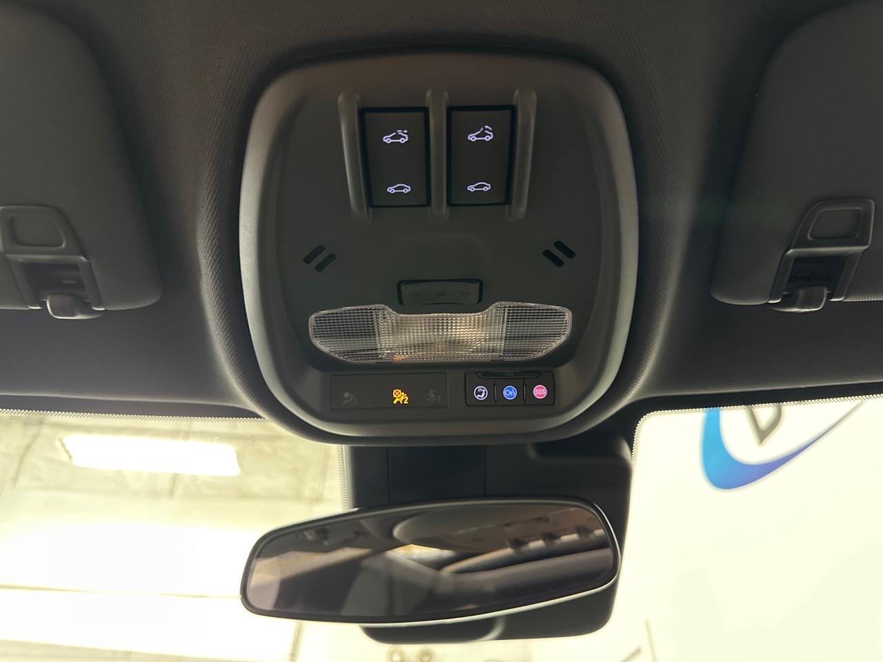2025 Chevrolet Trax 2RS/LEATHER/SUNROOF/10400KM/OFF GMAC LEASE! Photo