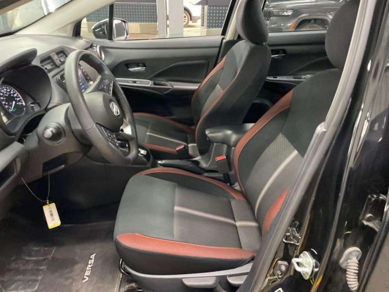 2024 Nissan Versa SR/17KM/AUTO/AC/PWR GRP/ALLOYS/1 OWNER! Photo5