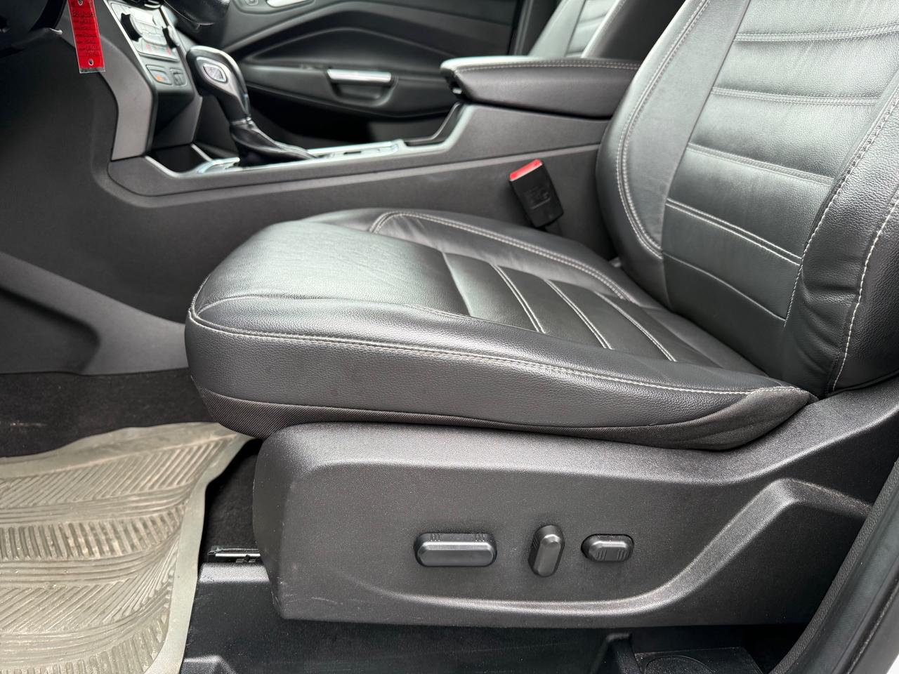 2018 Ford Escape SEL NAV! Leather! Heated Seats! Photo