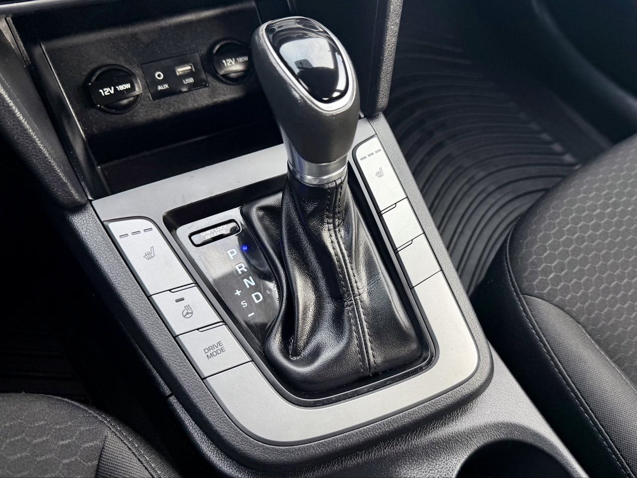 2020 Hyundai Elantra FINANCING AVAILABLE Photo13