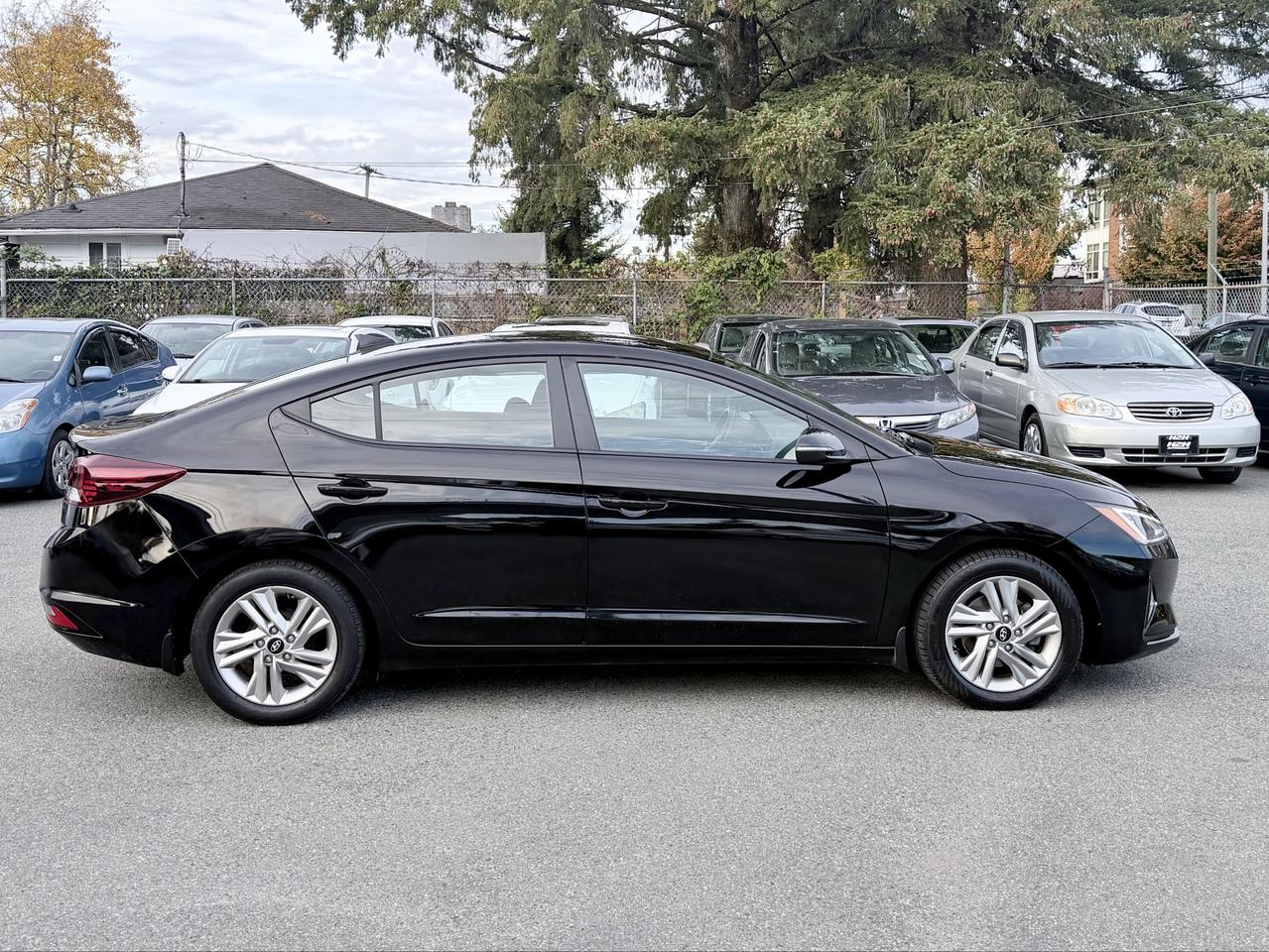 2020 Hyundai Elantra FINANCING AVAILABLE Photo5