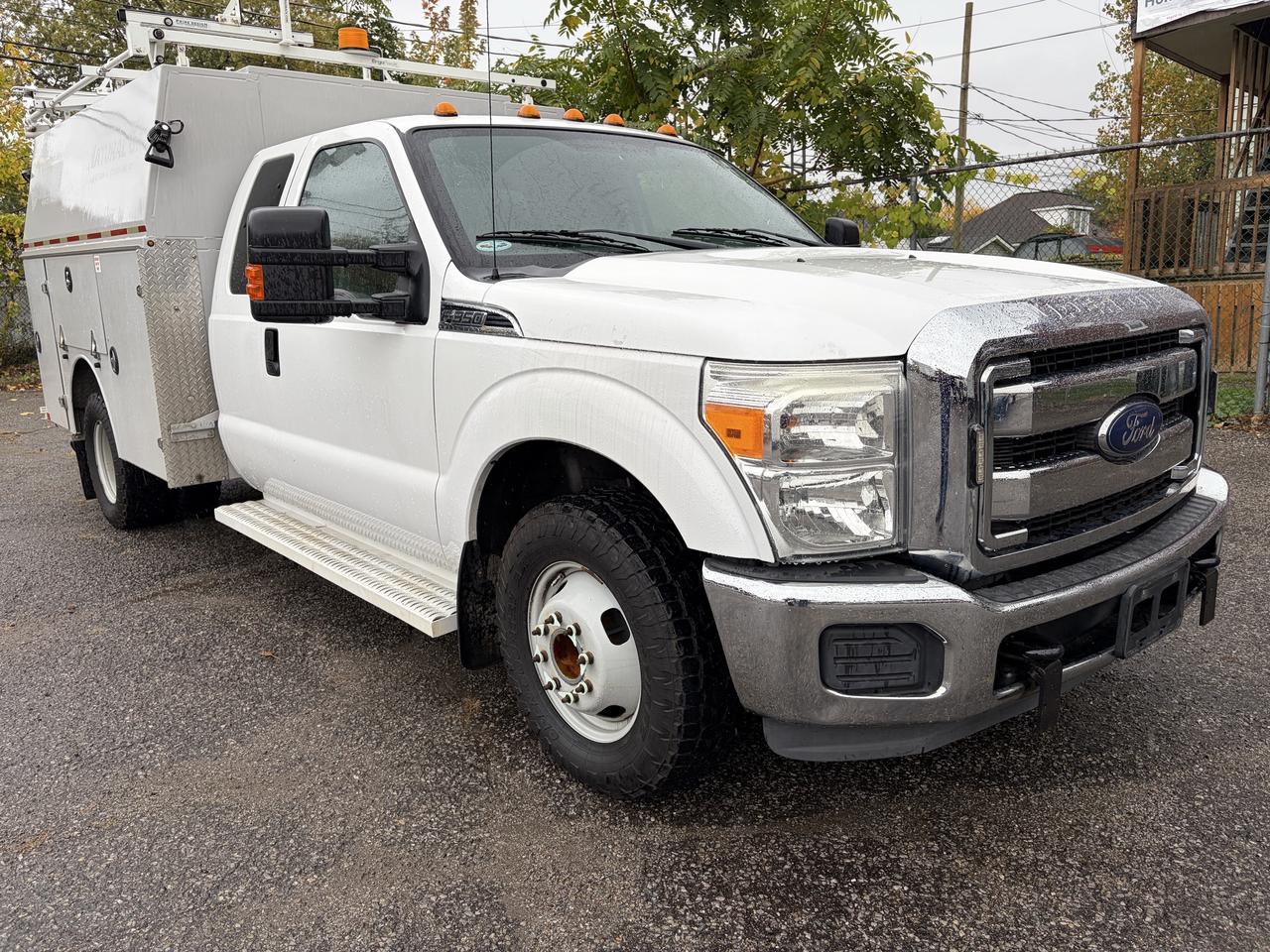 2016 Ford SUPER DUTY F-350 DRW XLT Photo