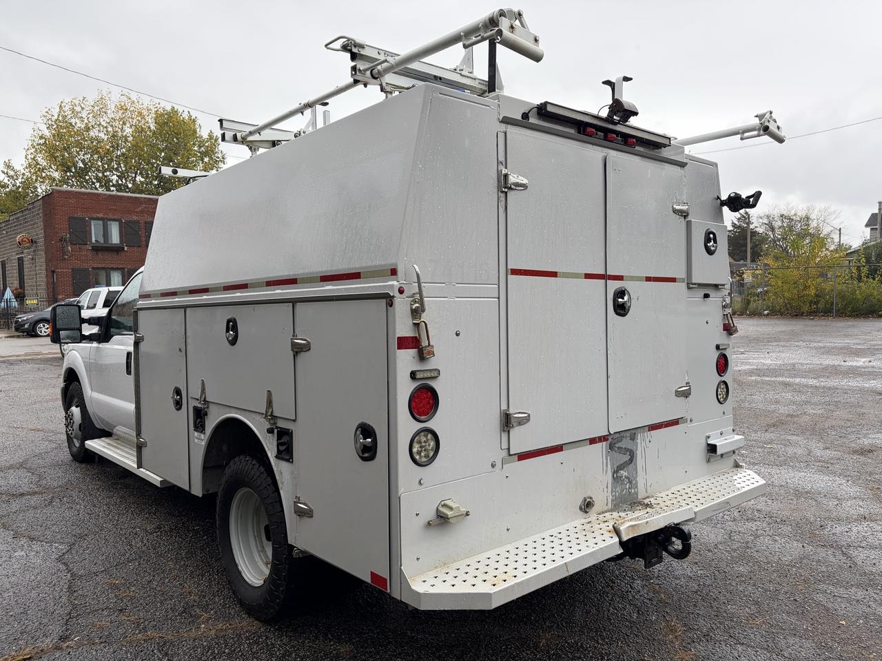 2016 Ford SUPER DUTY F-350 DRW XLT Photo