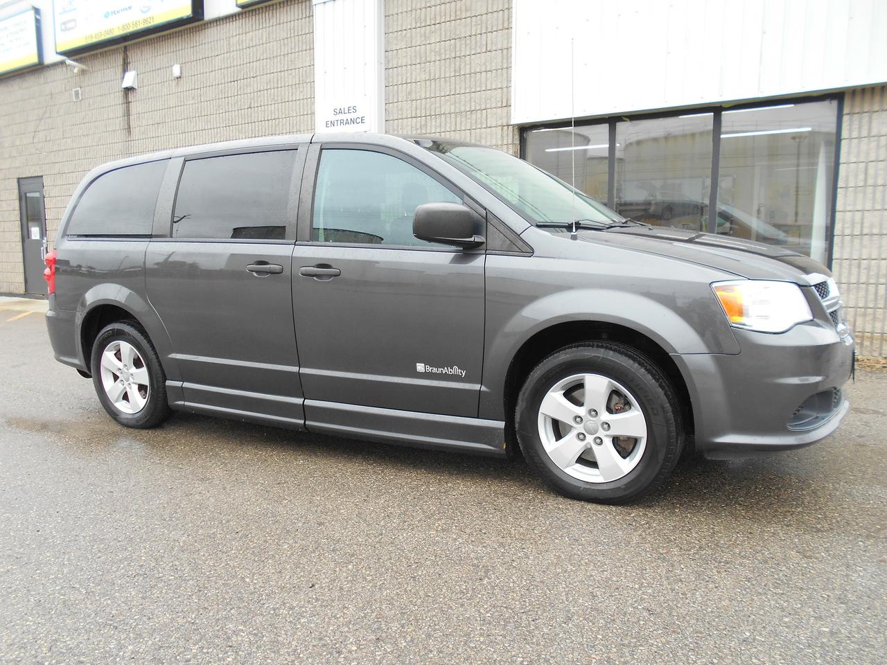 2018 Dodge Grand Caravan SE Plus Photo5