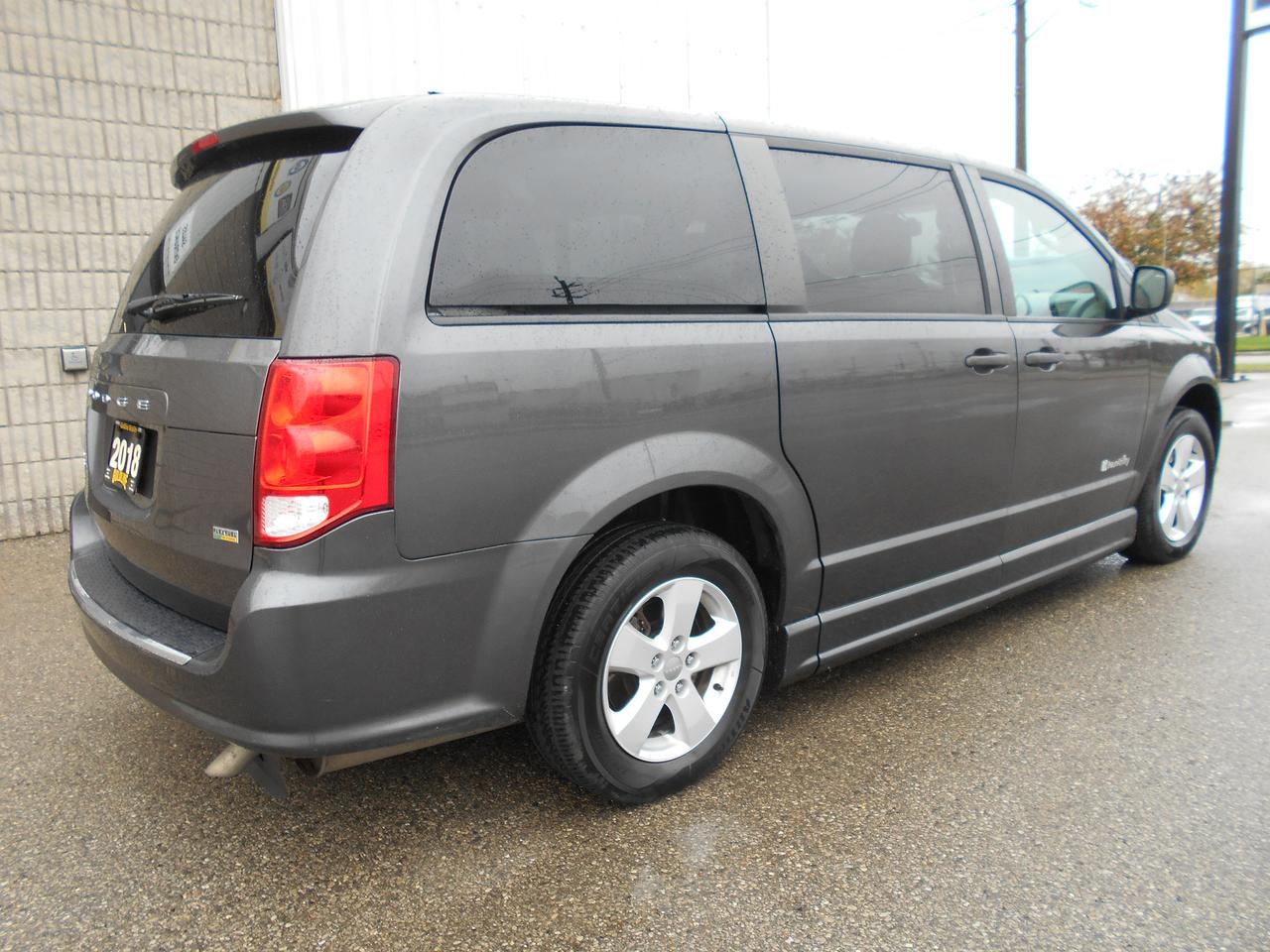 2018 Dodge Grand Caravan SE Plus Photo