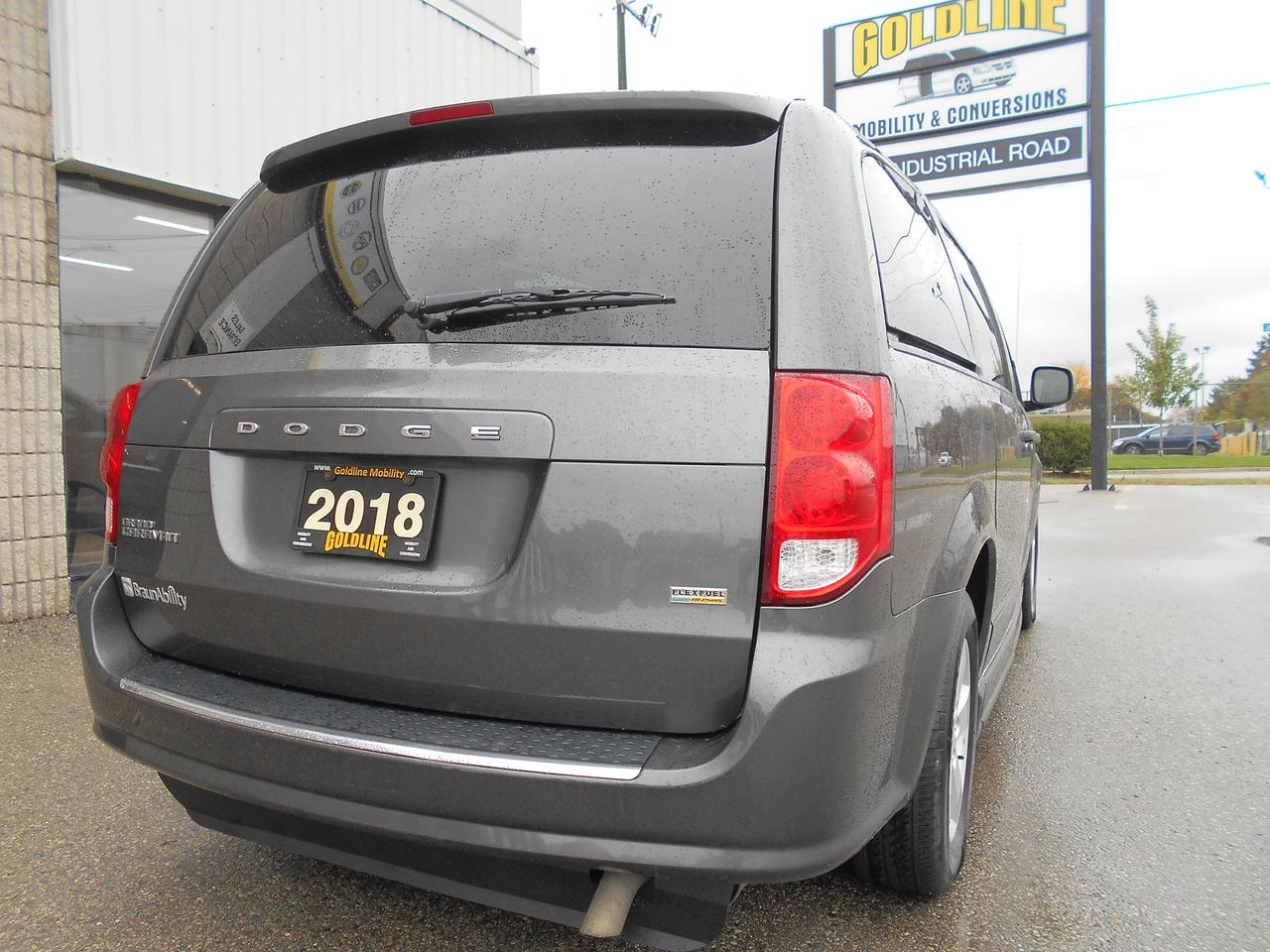 2018 Dodge Grand Caravan SE Plus Photo