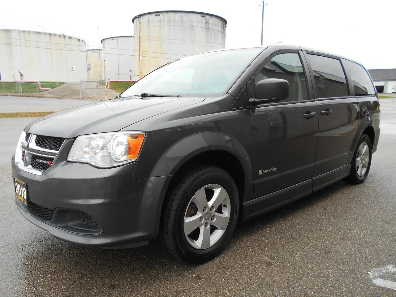 2018 Dodge Grand Caravan SE Plus Photo