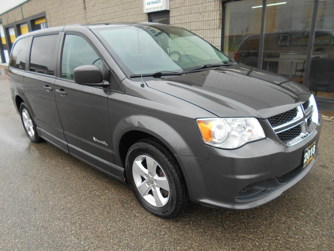 2018 Dodge Grand Caravan SE Plus Photo