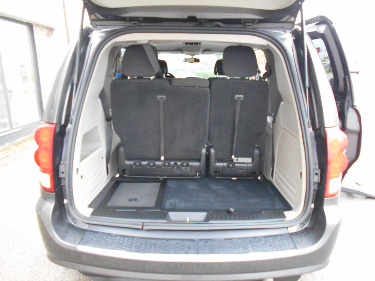 2018 Dodge Grand Caravan SE Plus Photo