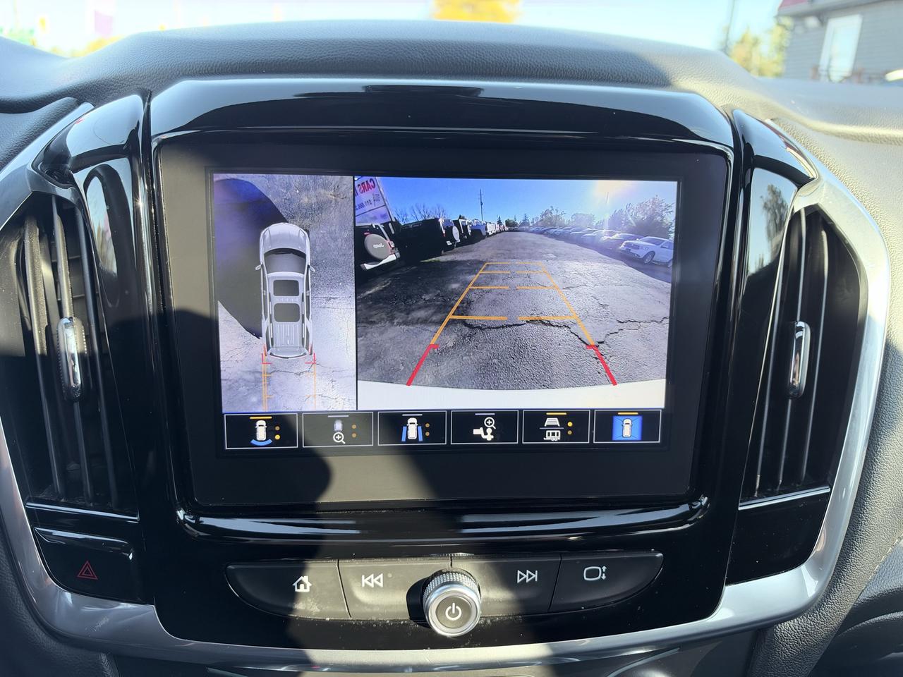 2023 Chevrolet Traverse AWD 4dr LT True North Photo