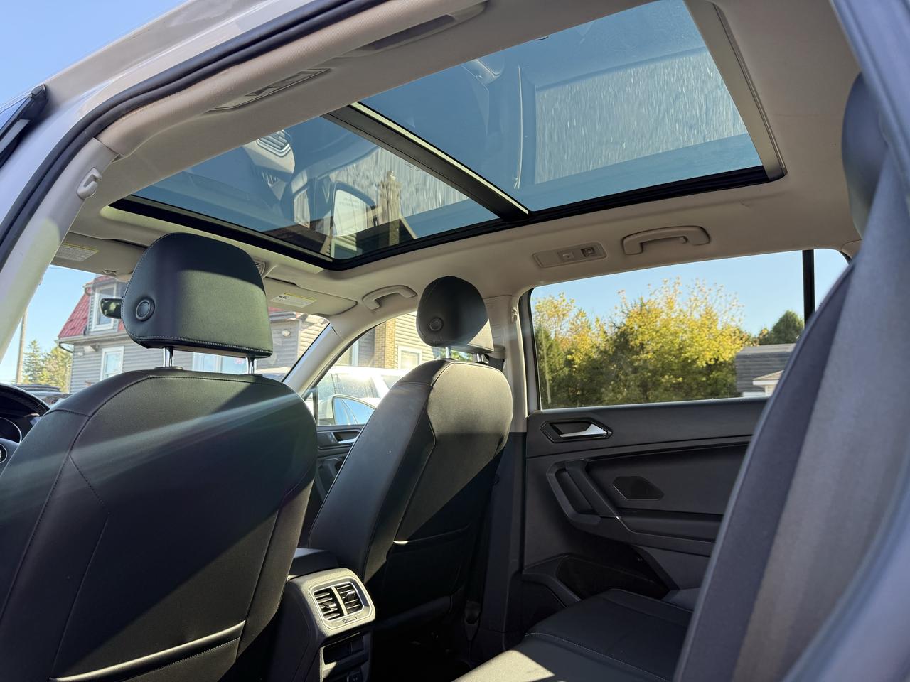 2018 Volkswagen Tiguan COMFORTLINE 4Motion Photo