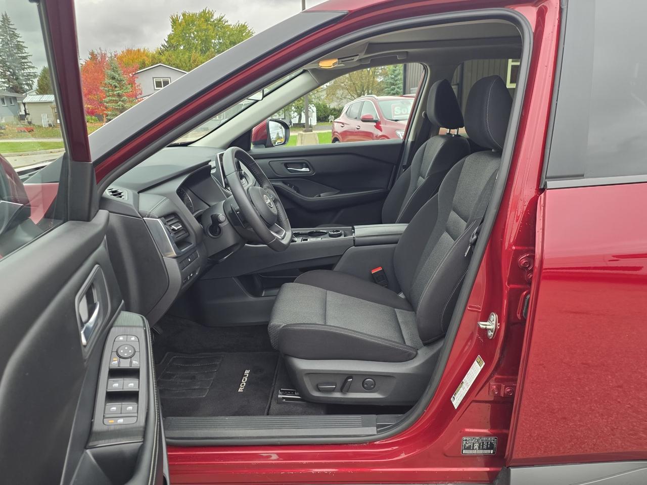 2024 Nissan Rogue SV AWD Photo