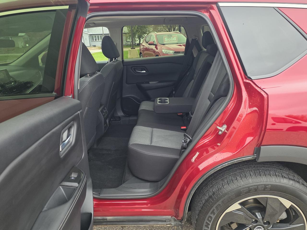 2024 Nissan Rogue SV AWD Photo