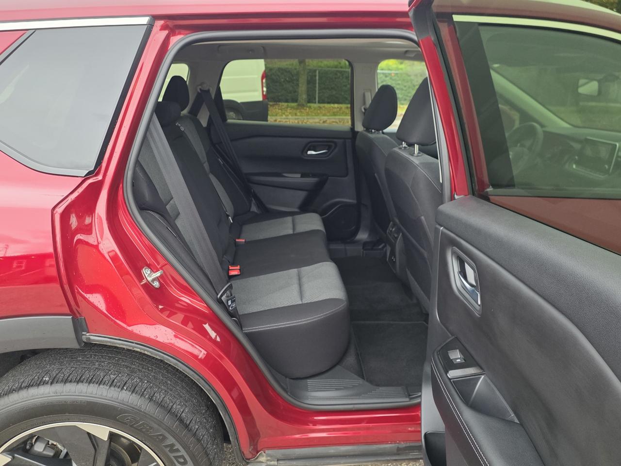 2024 Nissan Rogue SV AWD Photo