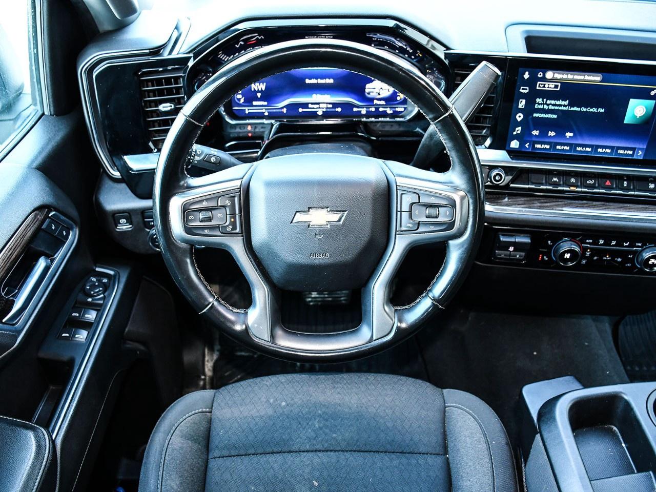 2025 Chevrolet Silverado 1500 Crew Cab Short Box 4-Wheel Drive LT Photo
