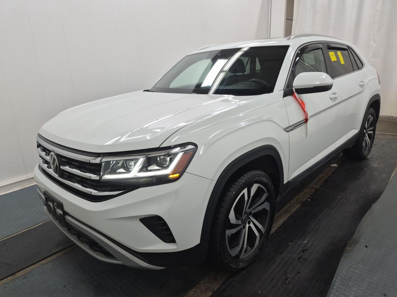 2023 Volkswagen Atlas Cross Sport 3.6L - V6 - Highline Pkg - 4MOTION - Navigation System !!! Photo