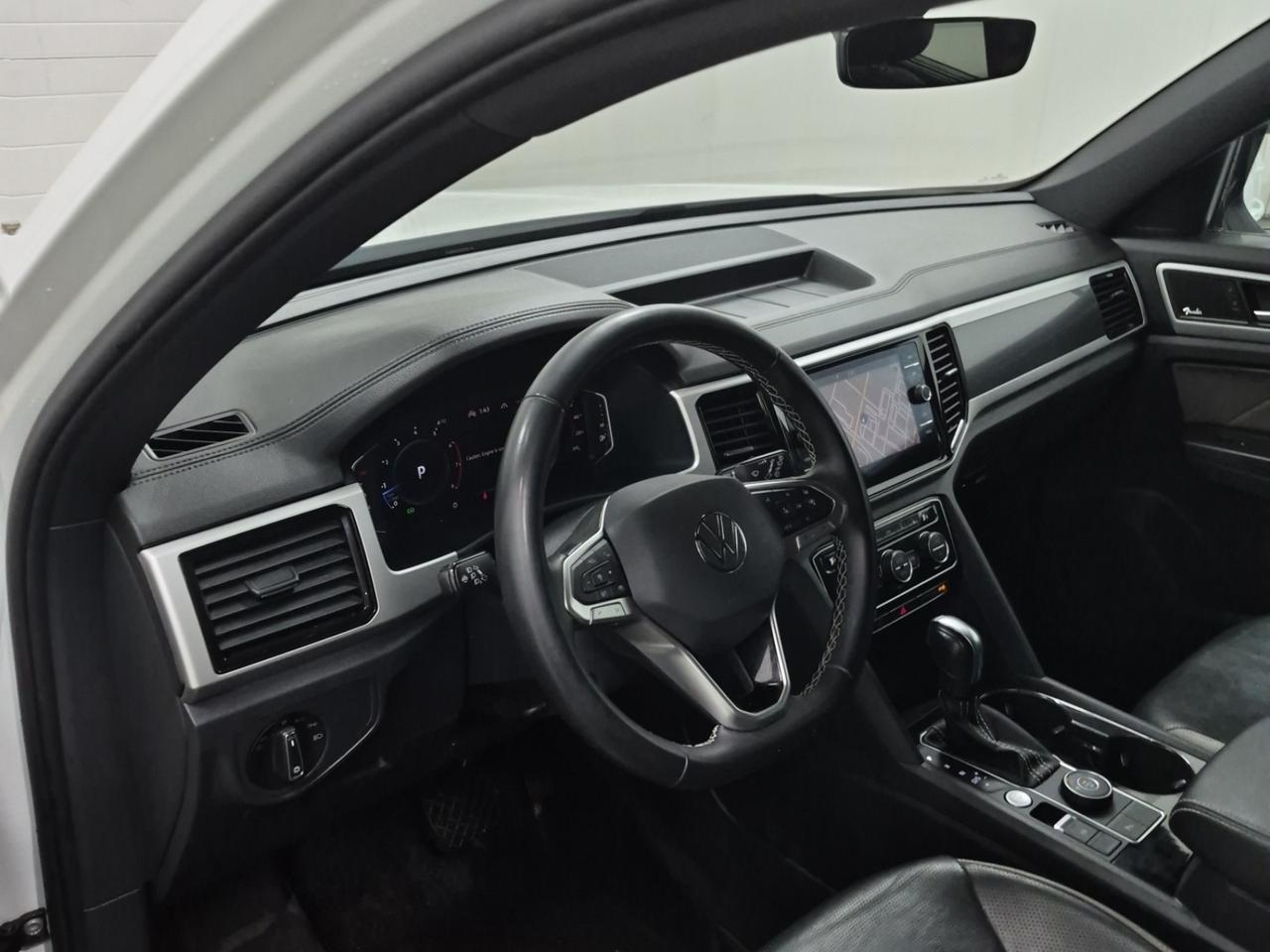 2023 Volkswagen Atlas Cross Sport 3.6L - V6 - Highline Pkg - 4MOTION - Navigation System !!! Photo