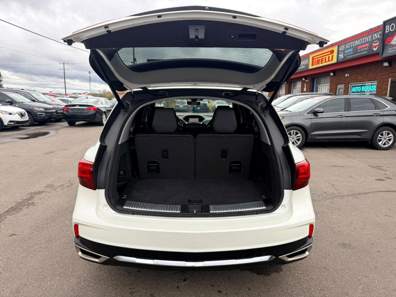 2017 Acura MDX SH-AWD 4dr Nav Pkg Photo