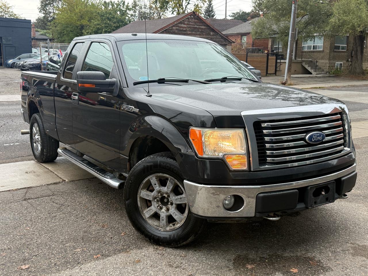 2010 Ford F-150 4WD SuperCab 133" SVT Raptor Photo