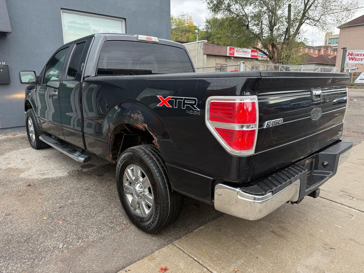 2010 Ford F-150 4WD SuperCab 133" SVT Raptor Photo