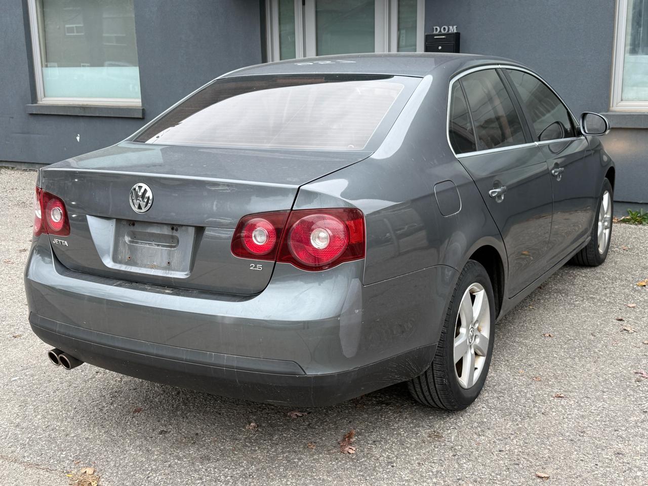 2008 Volkswagen Jetta 4dr I5 Man Trendline Photo