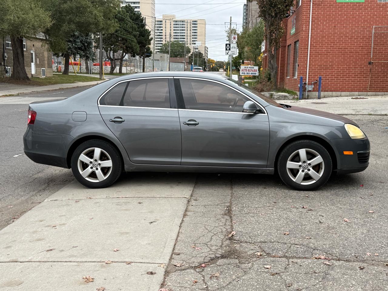 2008 Volkswagen Jetta 4dr I5 Man Trendline Photo