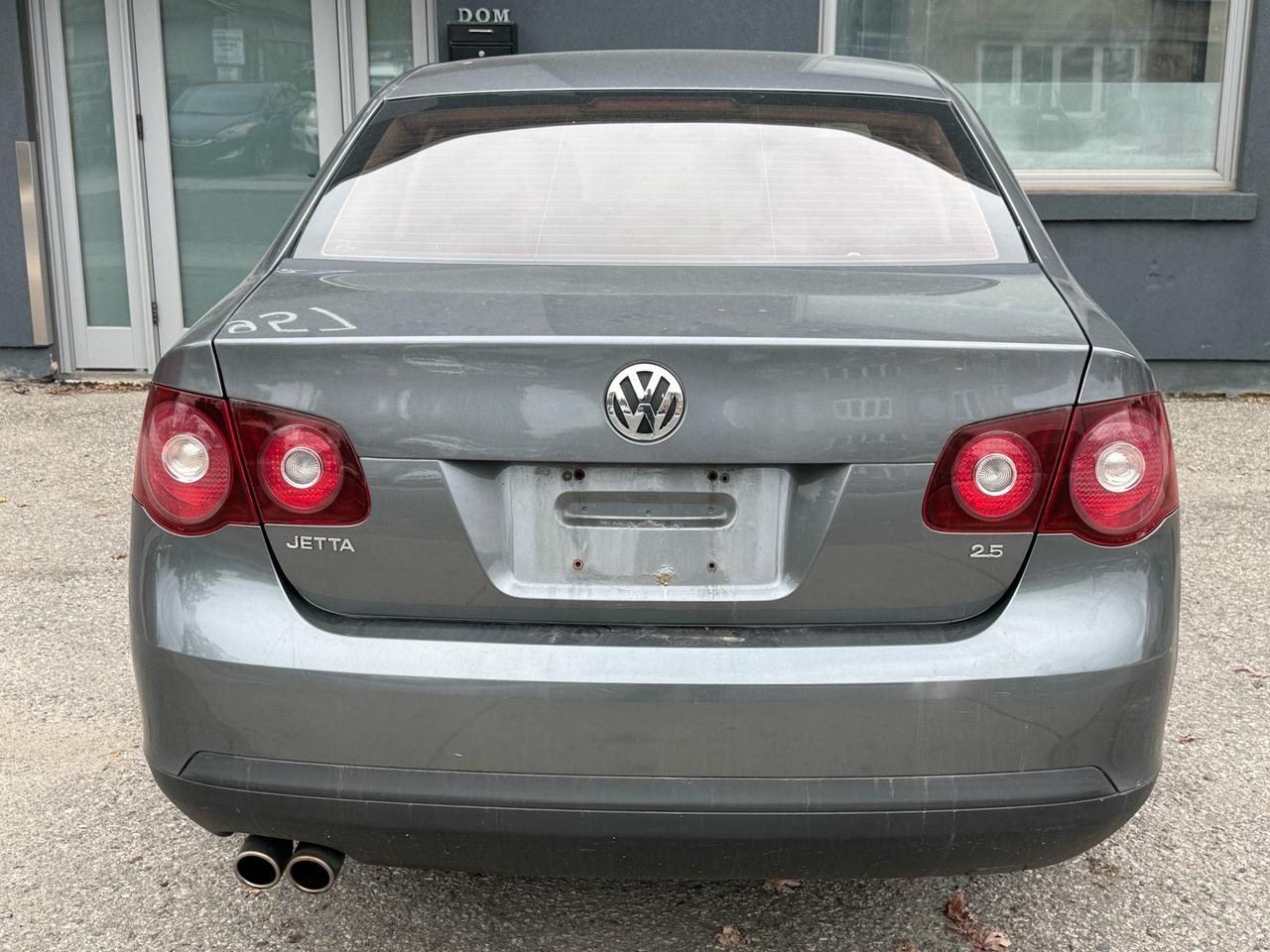 2008 Volkswagen Jetta 4dr I5 Man Trendline Photo