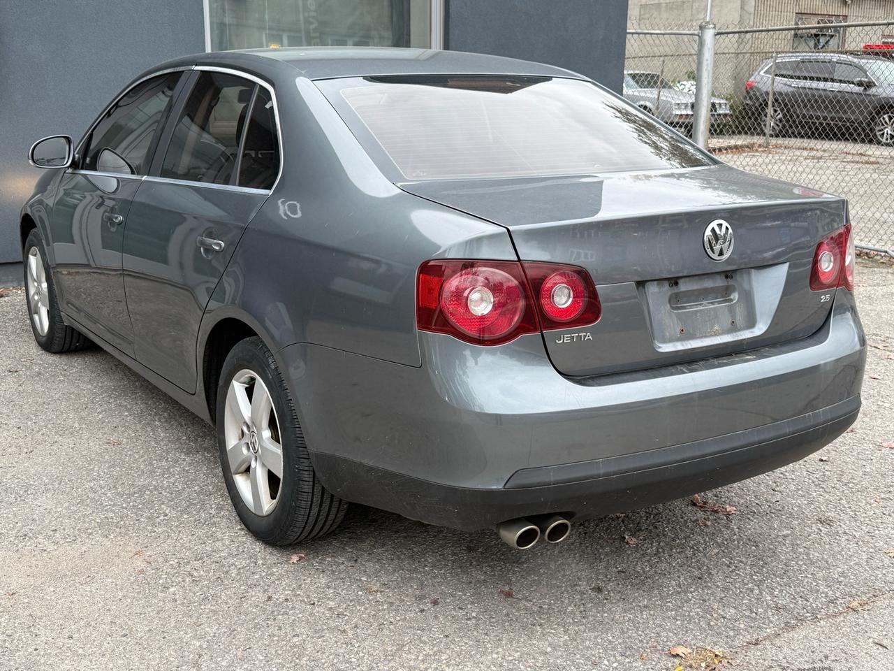 2008 Volkswagen Jetta 4dr I5 Man Trendline Photo