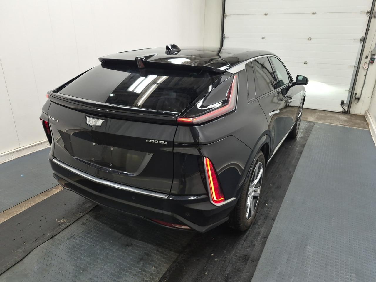 2024 Cadillac LYRIQ Tech AWD |1 OWNER|NAVI|PANO|BSM| Photo