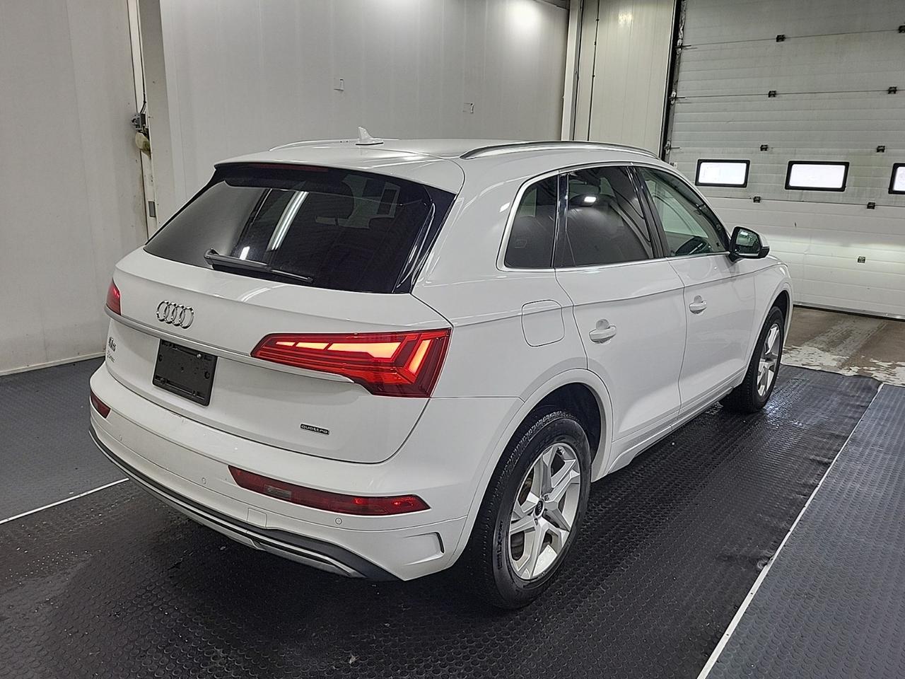 2021 Audi Q5 Komfort |QUATTRO|CLEAN CARFAX|HEATED SEATS|BSM| Photo