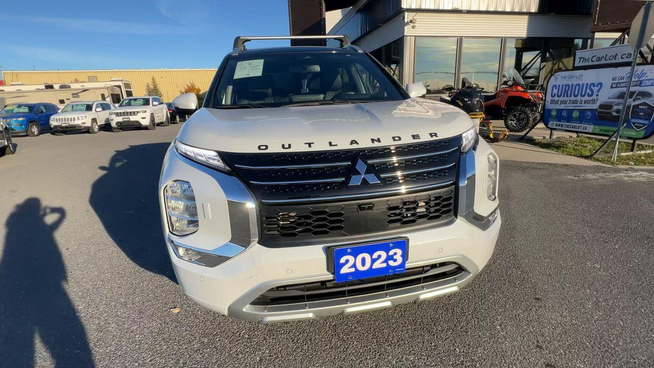 2023 Mitsubishi Outlander SEL AWD, 7 PASSENGER, HEATED LEATHER SEATS, HEATED STEERING WHEEL, NAV, MOONROOF, REVERSE CAM!! Photo