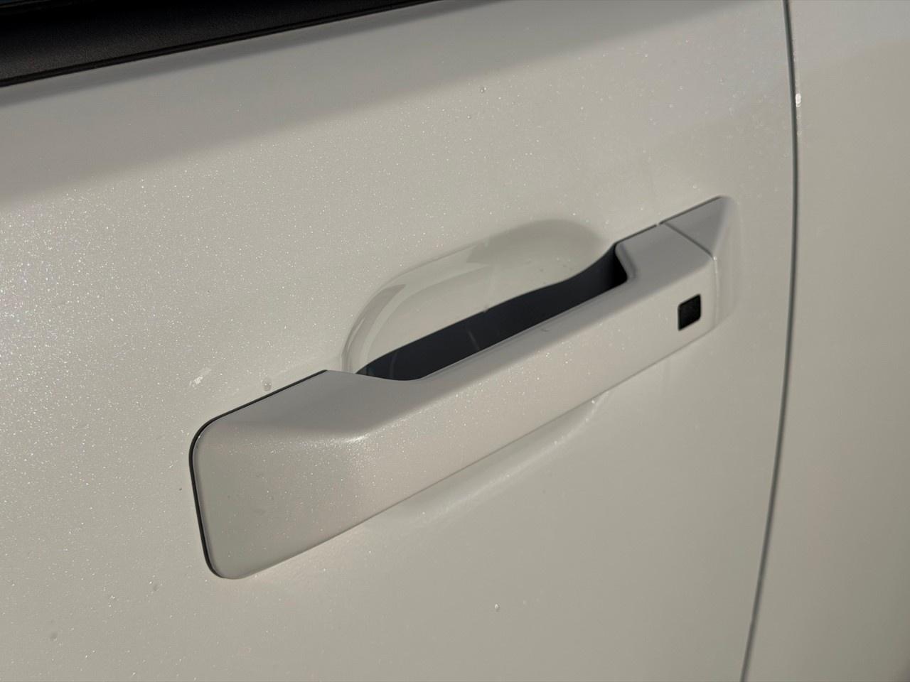 2027 Hyundai Santa Fe Hybrid Preferred AWD Photo2