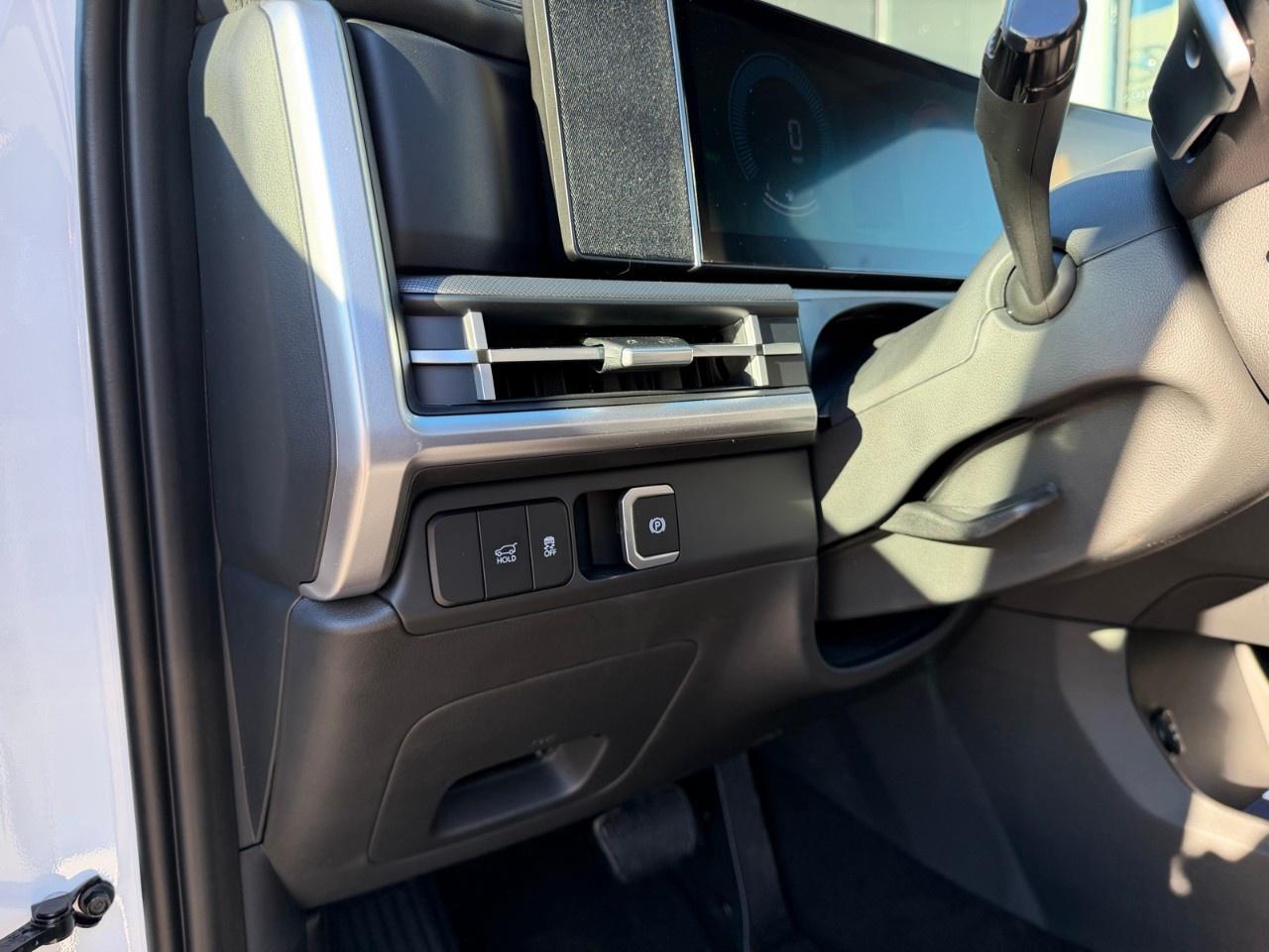 2027 Hyundai Santa Fe Hybrid Preferred AWD Photo