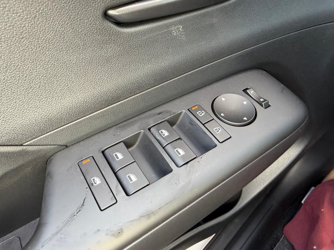 2027 Hyundai KONA 2.0L Essential FWD Photo