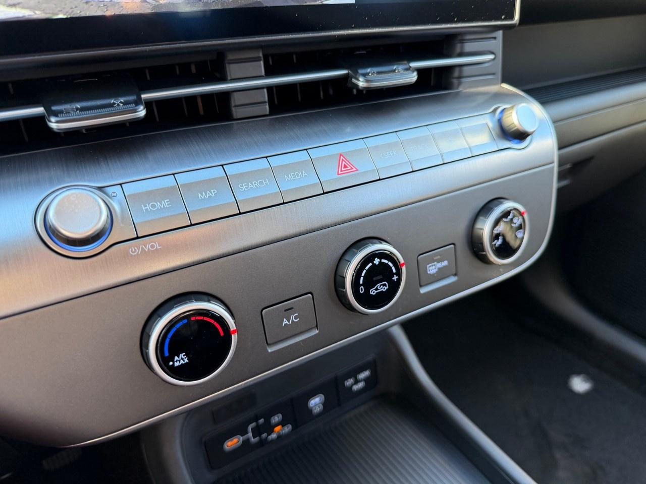 2027 Hyundai KONA 2.0L Essential FWD Photo