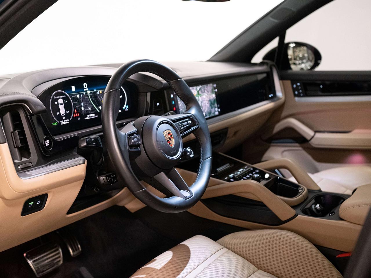 2024 Porsche Cayenne PREMIUM PLUS | DOUBLE DISPLAY | BURMESTER | 20 IN Photo