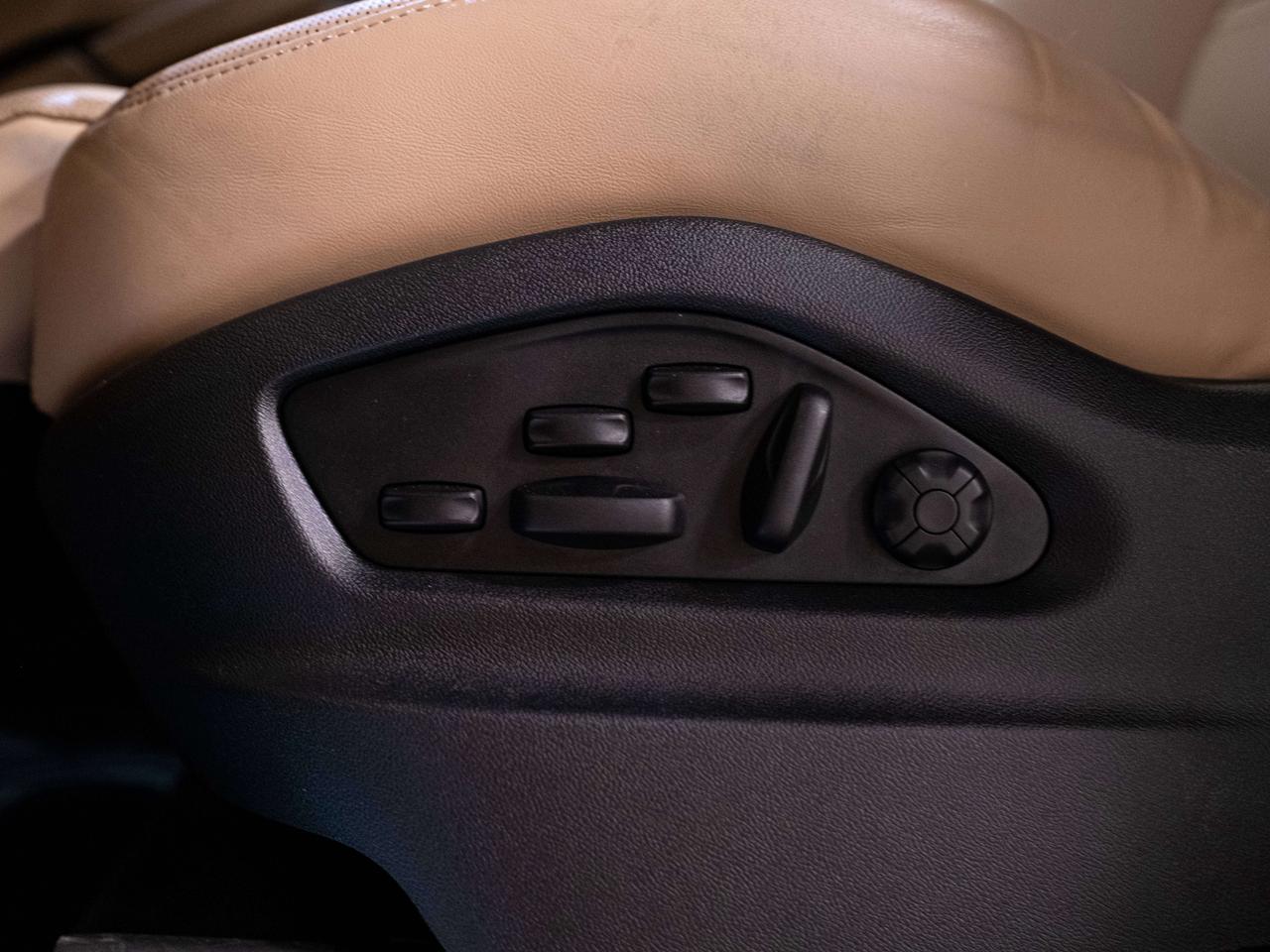 2024 Porsche Cayenne PREMIUM PLUS | DOUBLE DISPLAY | BURMESTER | 20 IN Photo